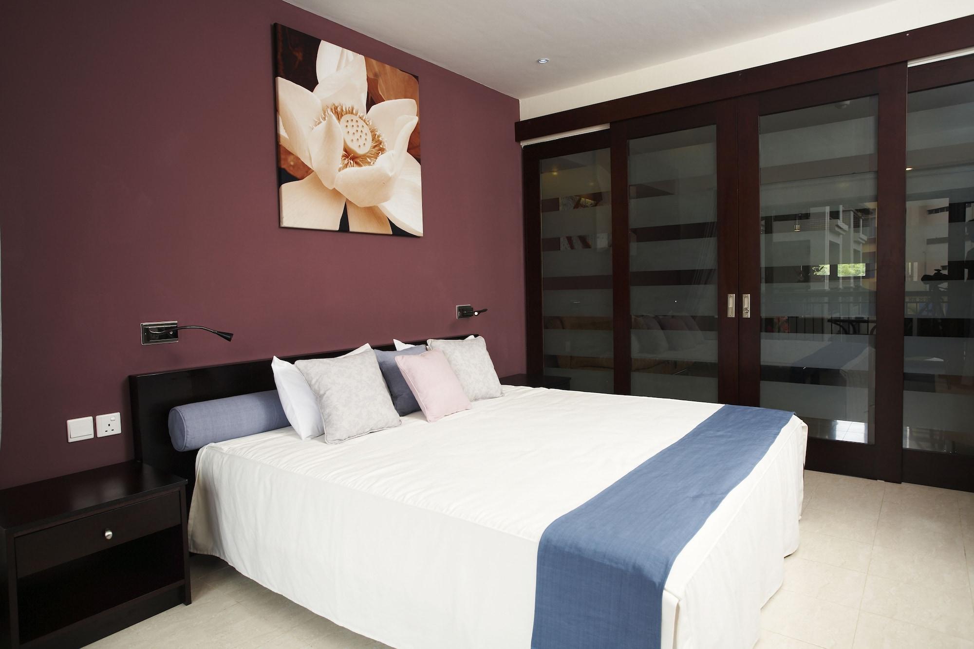 Grand Bay Suites Exterior foto