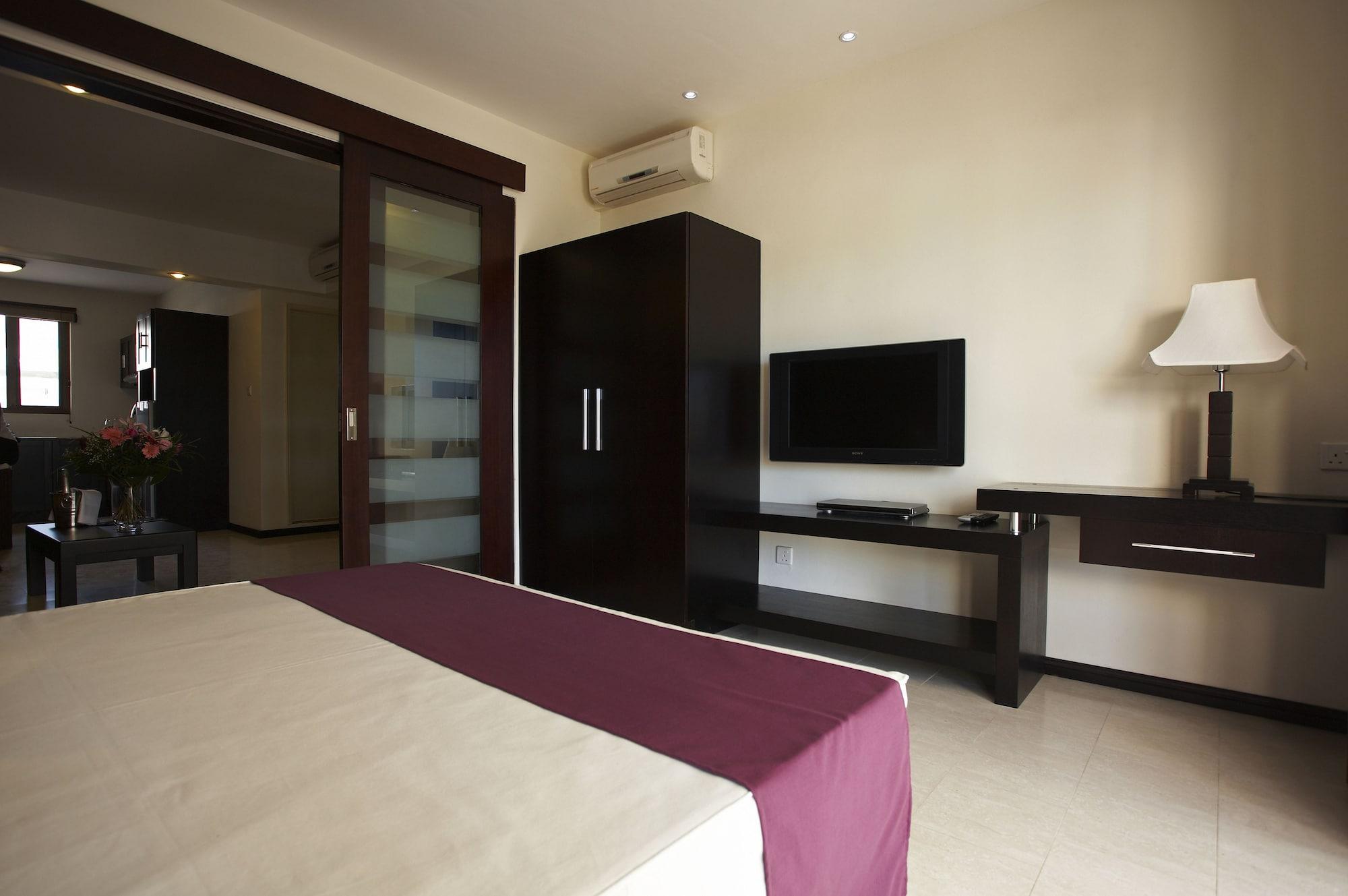 Grand Bay Suites Exterior foto