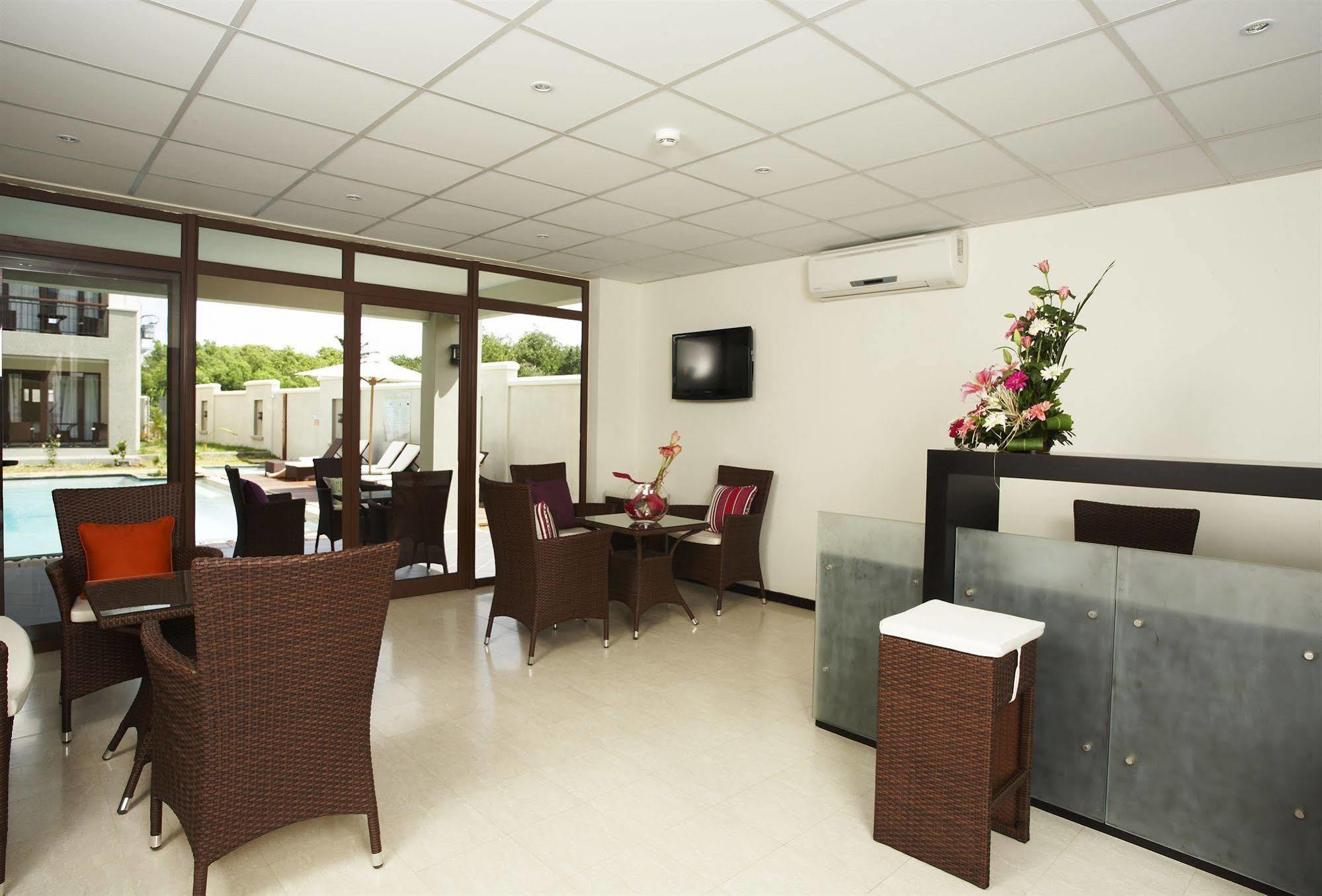 Grand Bay Suites Exterior foto