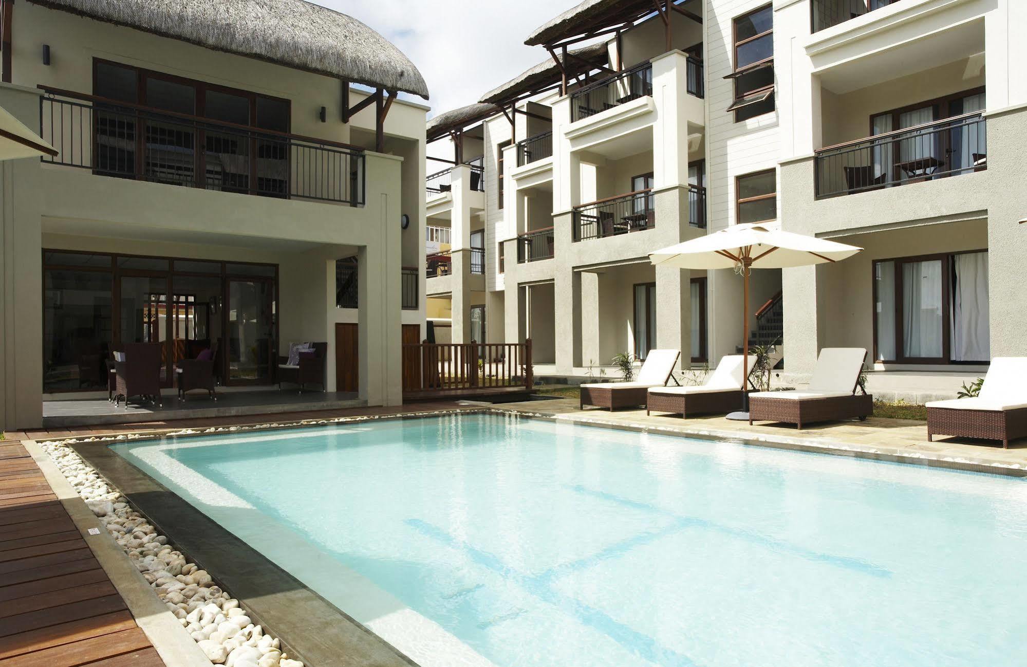 Grand Bay Suites Exterior foto